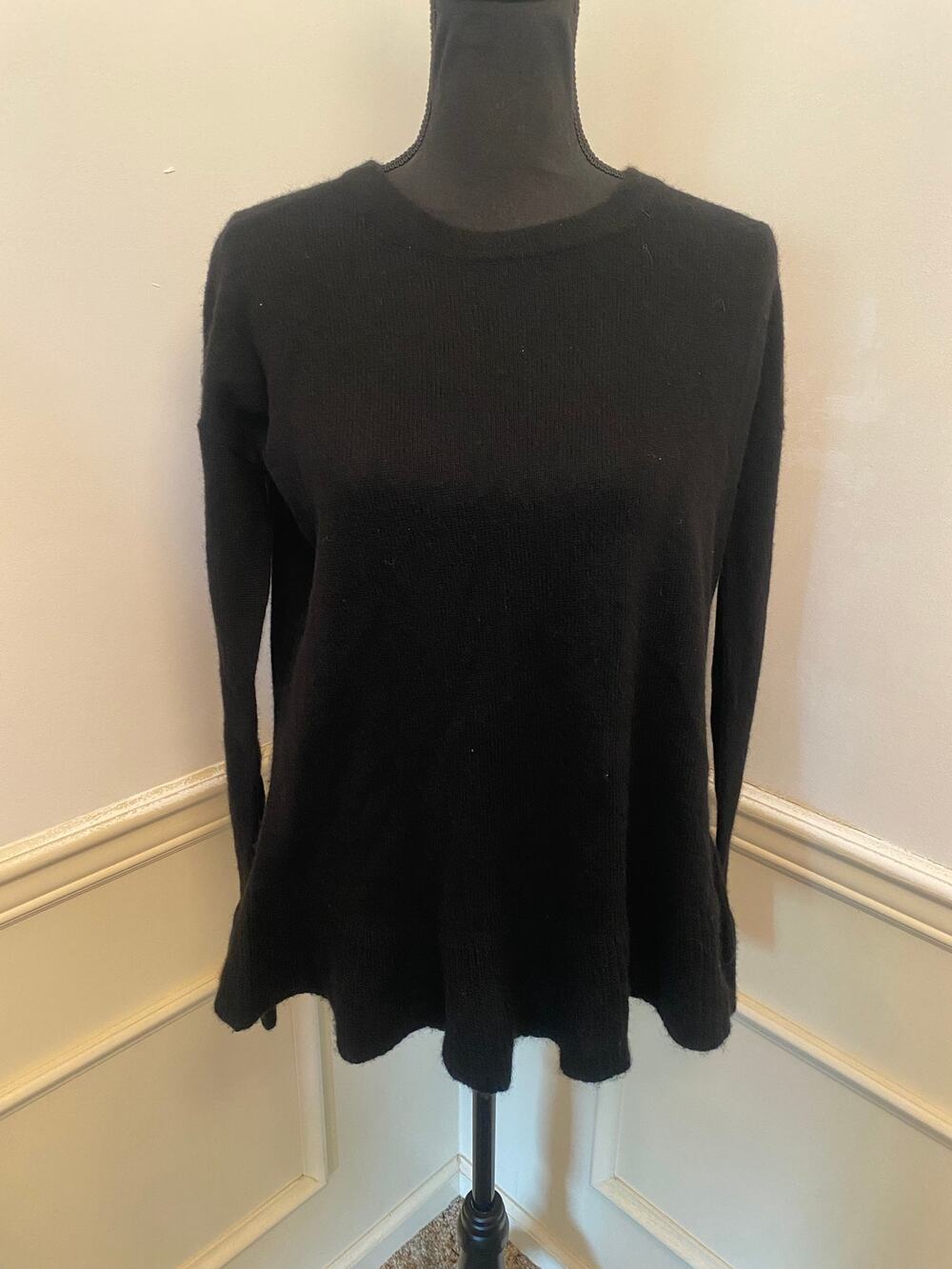Lord & Taylor Black Cashmere Ruffle Flounce Hem  Cuff Crewneck Pullover Sweater